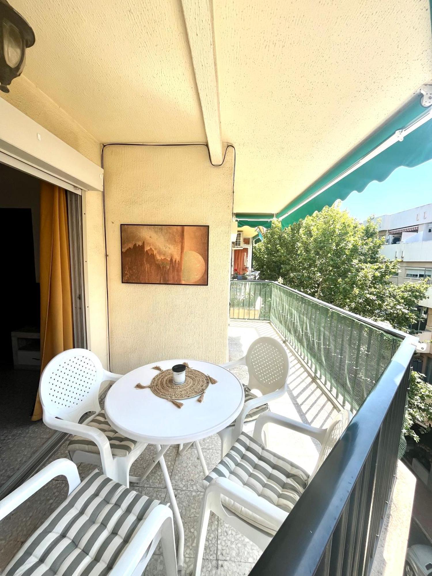 Natalie Calpe Sun 100M To The Beach Center Exterior foto