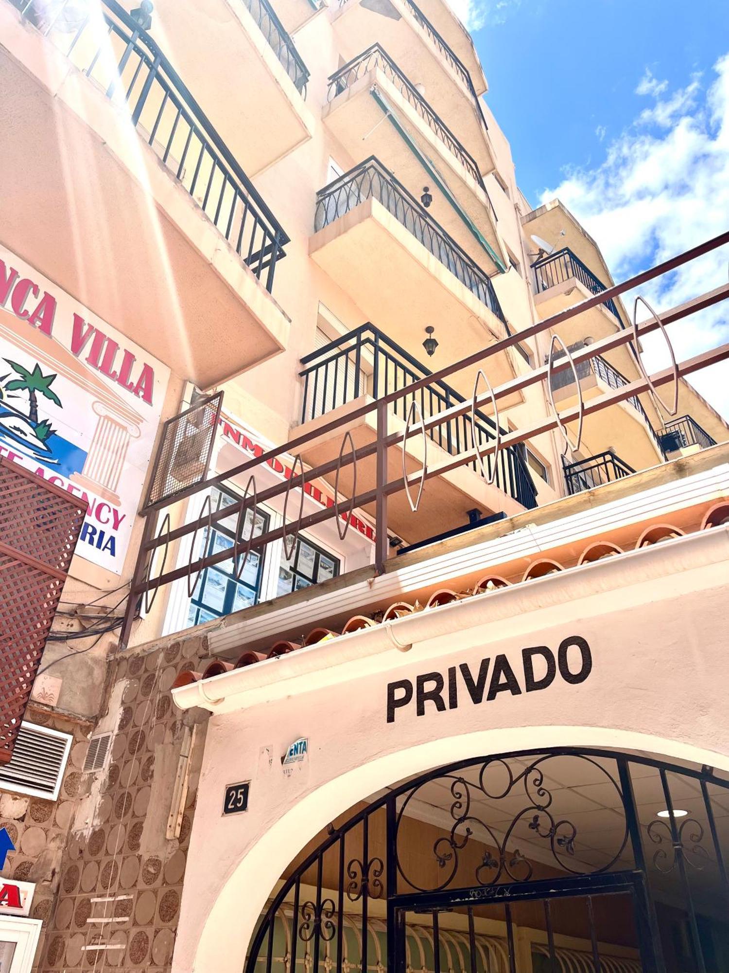 Natalie Calpe Sun 100M To The Beach Center Exterior foto